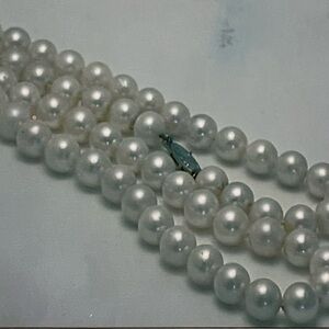 Akoyo Pearls measuring 30’in 88 total cream with a rose overtone Fishhook clasp
